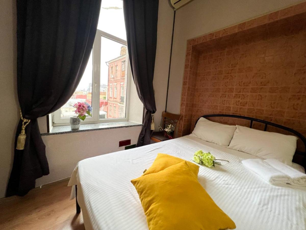 Apartment In The Historic Center เคียฟ ภายนอก รูปภาพ
