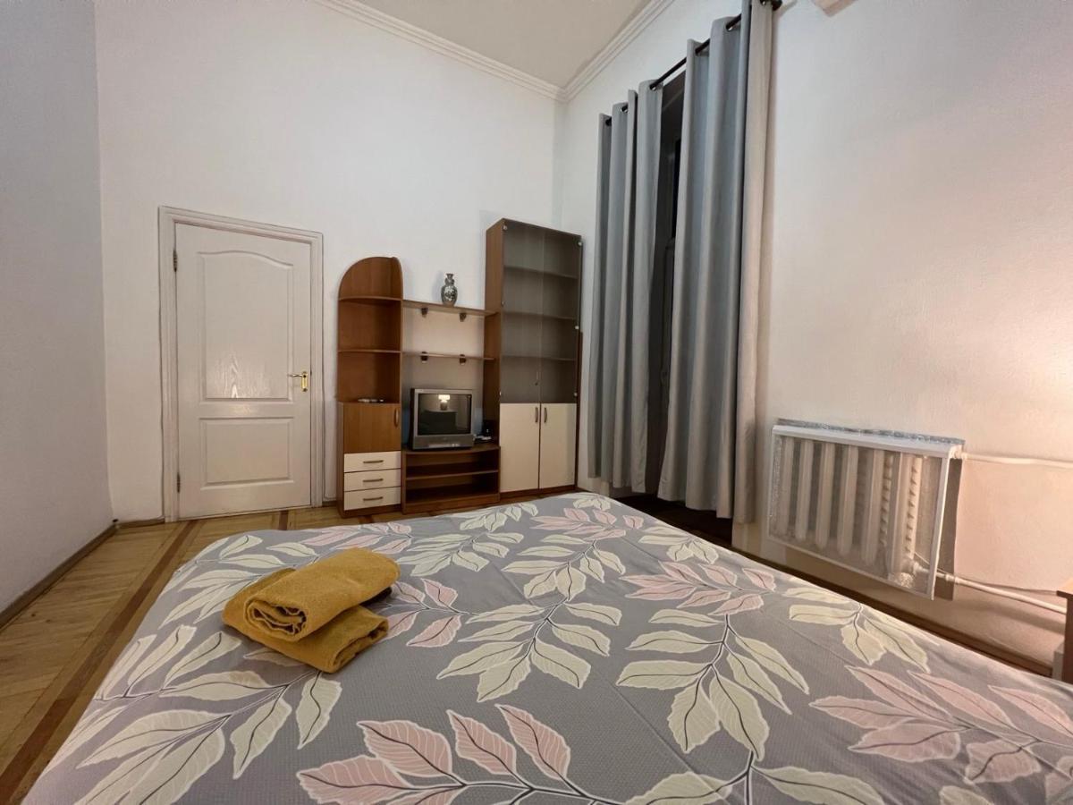 Apartment In The Historic Center เคียฟ ภายนอก รูปภาพ