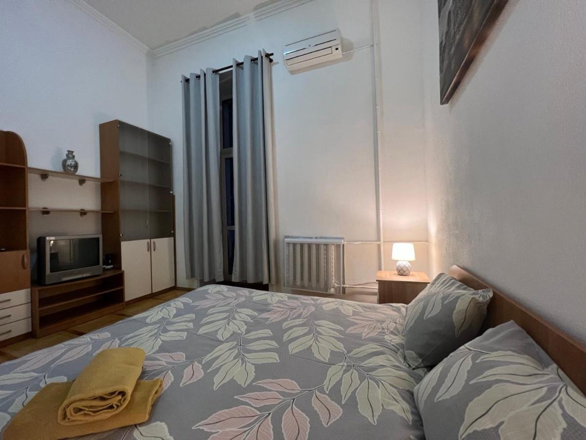 Apartment In The Historic Center เคียฟ ภายนอก รูปภาพ